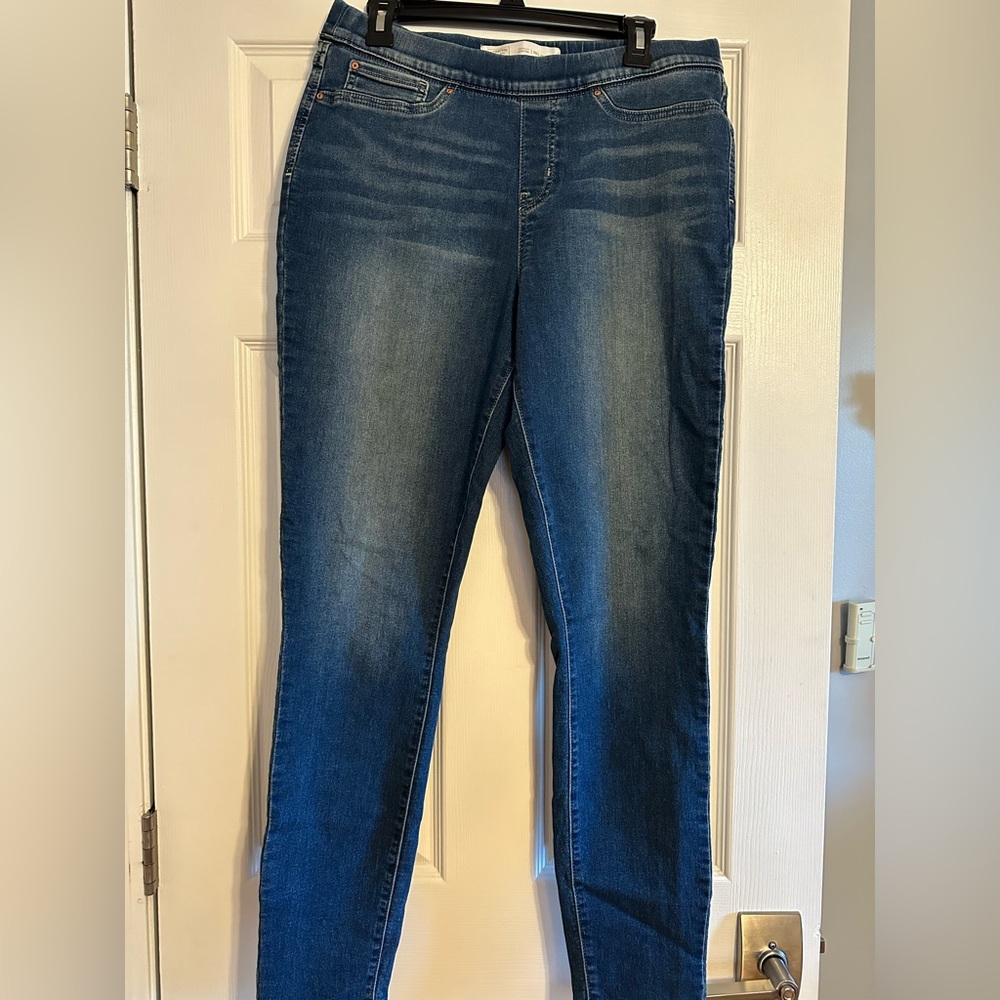 Levi’s signature gold pull on skinny jeans 14L